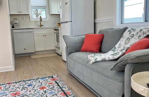 Cape May - Wildwood Cottage | Coastal Cottage Oasis Beachy, Bright & Cozy 2.5 blocks to beach & boardwalk