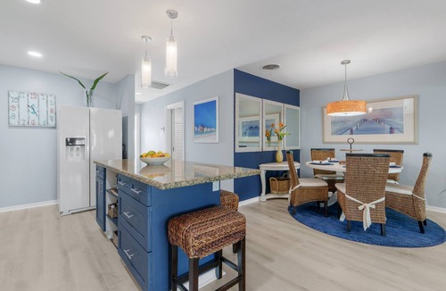 Delray Beach Cottage | Coastal Cottage/Walk to the Beach & the Ave!