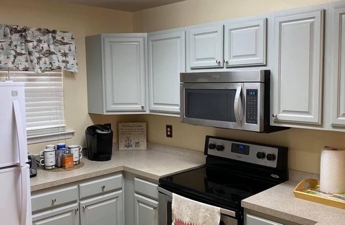 Rehoboth Beach Condo | COASTAL COUNTRY CHIC, ~10 mins TO REHOBOTH BEACH, steps to RESTOS & OUTLETS.