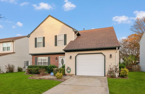 Fentress House | Coastal COZY 4BR Home Central to VB Attractions! - 30 Night Min.