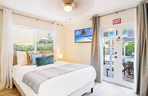 South Lake House | Coastal Dream Retreat/Mini Golf/4 Bedrooms/Game Room/Htd Pool/BBQ
