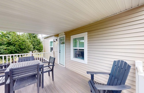 Lower Township Cottage | Coastal Estate – Family Cottage with 2BD, 2BA & Pool Access
