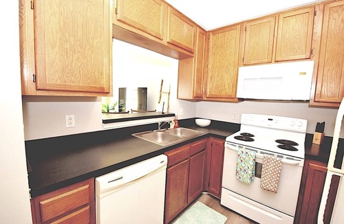 Virginia Beach Villa | ♥️Coastal Getaway♥️~Large Clean-n-Cozy 3Bdrm Home