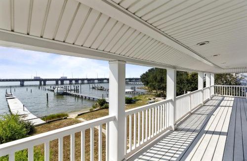Willoughby Spit House | Coastal Home with Dock, Pier and Waterfront Views in Norfolk, Virginia