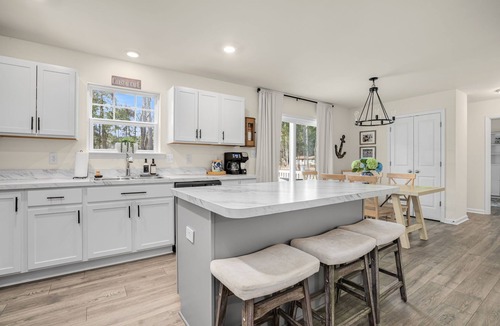 Captain's Cove House | Coastal Living - Brand new home w/Community Pool & Pet Friendly!