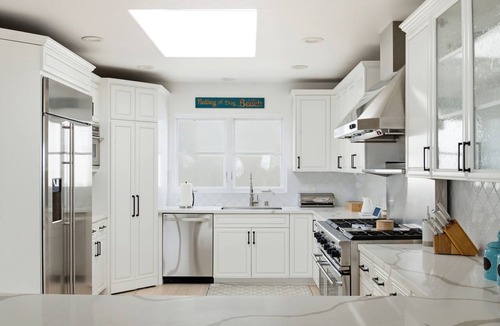 The Strand House | Coastal Luxury & Ocean Glimpses I Manhattan Beach