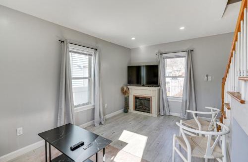 Lynn House | Coastal Lynn Escape with Fireplace 3 Mi to Beaches
