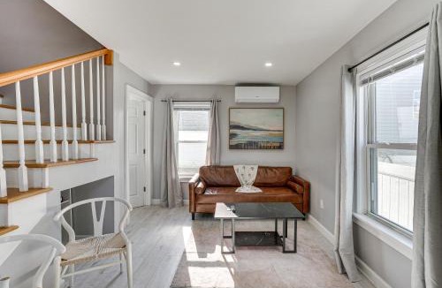 Lynn House | Coastal Lynn Escape with Fireplace 3 Mi to Beaches
