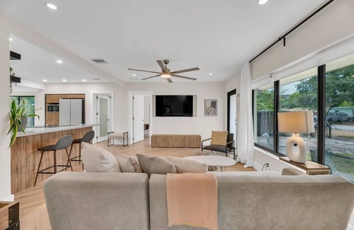 Middle River Terrace House | Coastal Modern Retreat | Newly Renovated