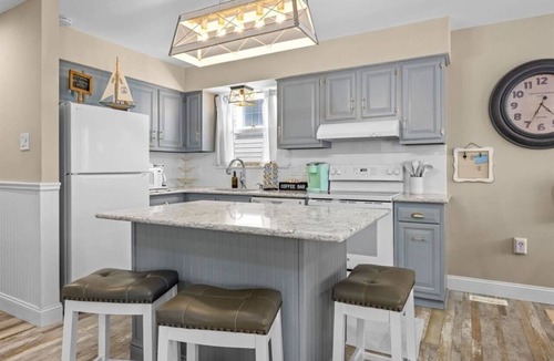 South End House | Coastal OC Retreat | 2 Blocks to Beach | Sleeps 8