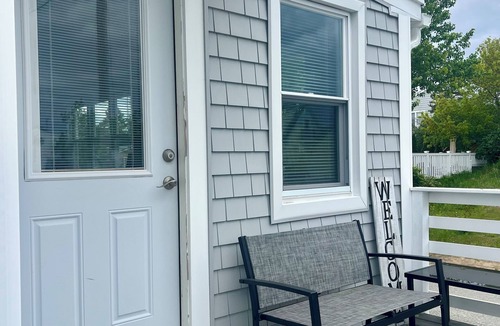 Newbury Cottage | Coastal Plum Island Cottage Steps From Beach