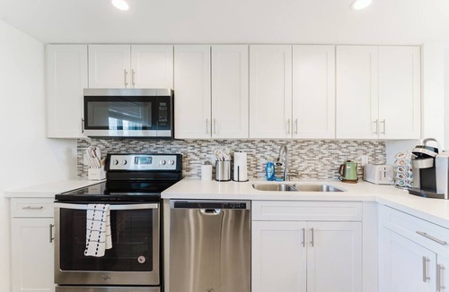 Boca Raton Apartment | Coastal Retreat: Directly Across from Beach w/Heated Pool & 2 King Suites