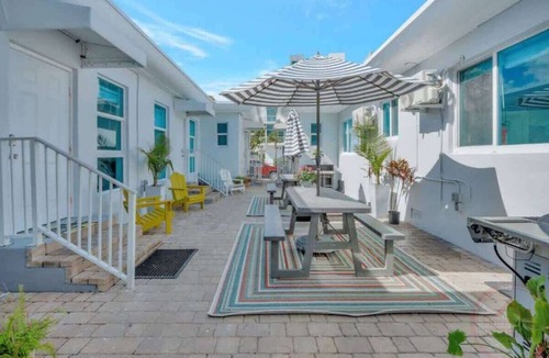 Hollywood Apartment | Coastal Retreat ONLY 1 block from the beach!