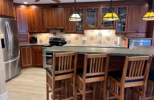 Wildwood Crest House | Coastal Retreat in Heart of the Crest, Pool, Sleeps up to 12, plus up to 2 dogs
