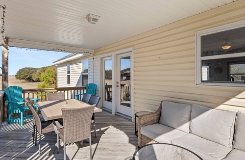 Sea Scape House | Coastal Retreat with Beautiful views-completely updated for a cozy stay!