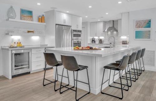 Harbour Inlet House | Coastal Style Haven Walk To Beach Heated Pool Tranquility Manatee Ranch Key RESlDENCES
