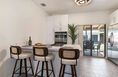 Northeast Miami Villa | Coastal Villa, All new!Lux Linens, Beach equipment