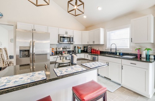 Colonial Beach House | Coastal Virginia Home w/Private Beach Access!