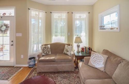 Chincoteague House | Cockleshell Cottage - Pet friendly & Handicap Accessible!
