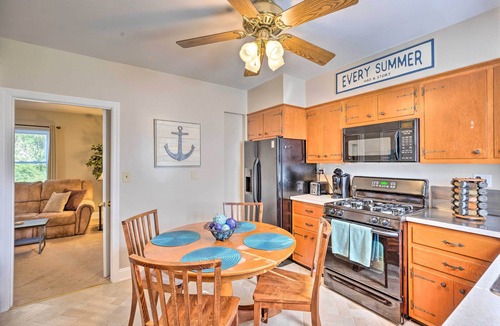 Issue House | Colonial Beach House w/Patio: 2 Blocks to Beach!