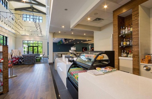 Williamsburg Villa | Colonial Comfort: 3BR Lock-Off Villa with Fireplace & Full Kitchen
