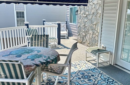 Wildwood House | Come and enjoy our spacious family friendly three bedroom two bath-top floor