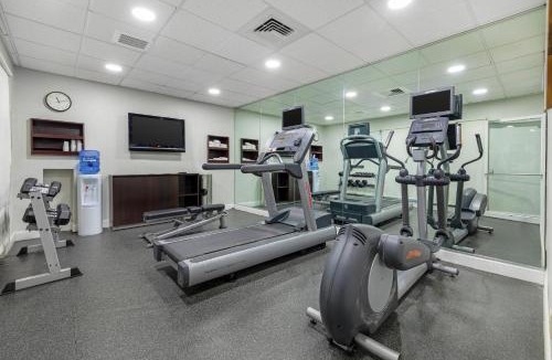 Mount Laurel Hotel | Comfort Inn & Suites Mt Laurel-Philadelphia
