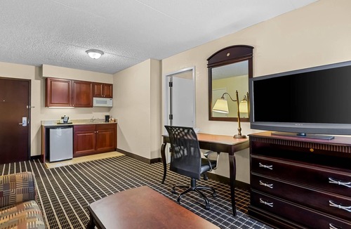 Somerset Hotel | Comfort Inn & Suites Somerset - New Brunswick