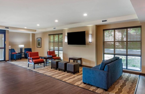 Rio Hotel | Comfort Inn & Suites Charlottesville Hollymead Town Center