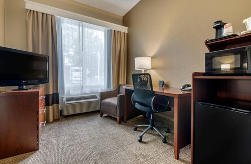 Tamarac Hotel | Comfort Suites Tamarac Sawgrass