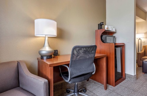 Tamarac Hotel | Comfort Suites Tamarac Sawgrass