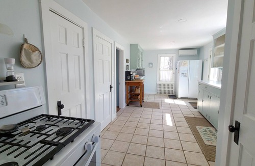 Wellfleet House | Comfortable 3BD-Walk to Uncle Tim's Bridge, Screen Porch, Ping Pong, A/C, Enclosed Outdoor Shower