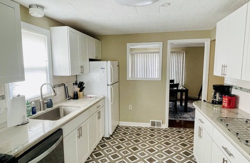 Amherst House | Comfortable 3BR House Near UB, Parking, WiFi, Backyard