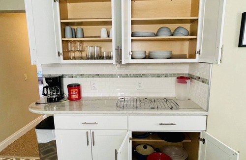 Amherst House | Comfortable 3BR House Near UB, Parking, WiFi, Backyard