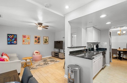 Landmark House | Comfortable 3BR Stay Near DC Park + Free Parking