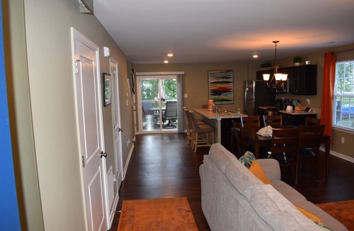Mosby House | Comfortable, Beautiful Townhome in quaint neighborhood w/patio deck