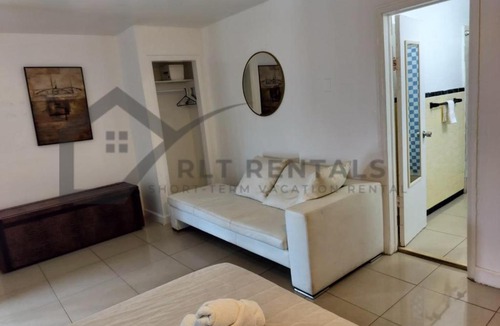 Parkside Apartment | Comfortable Large Studio-J