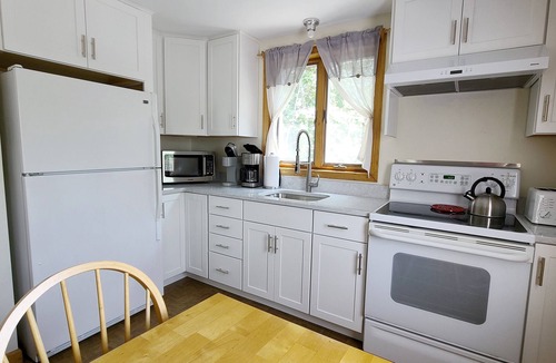 Wellfleet House | Comfortable Oceanside 3BD-Deck, Outdoor Shower, One Mile to Great Pond