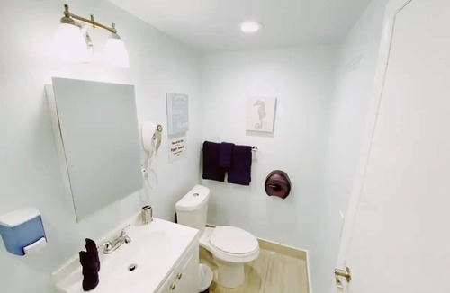 South Beach Hotel | Comfortable SoBe Studio | Balcony | Free Beach Chairs & More