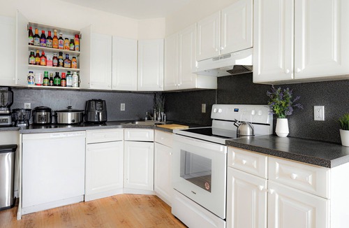 White Plains Apartment | Comfortable & Spacious 3BR /Free Parking/Great for Families