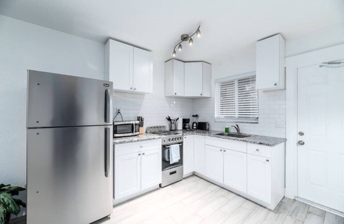 Middle River Terrace Apartment | Comfy Condos @ Middle River - #2