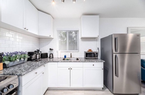 Middle River Terrace Apartment | Comfy Condos @ Middle River - #3