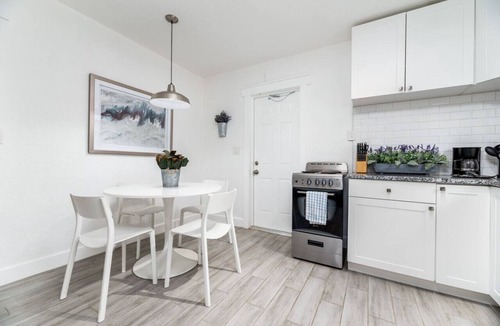 Middle River Terrace Apartment | Comfy Condos @ Middle River - #3