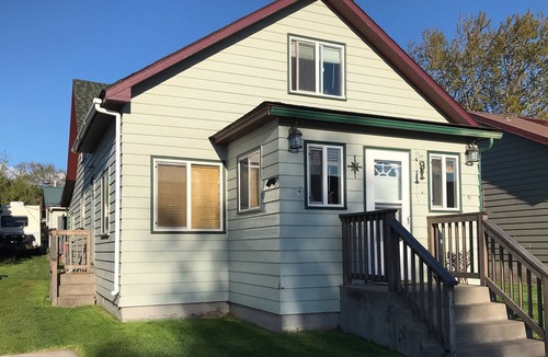 Polson House | Comfy lake vaca for 6. Spend your summer exploring gorgeous Flathead Lake!