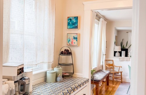 Medford Apartment | Comfy, Stylish Apt. Near Uni's, Driveway