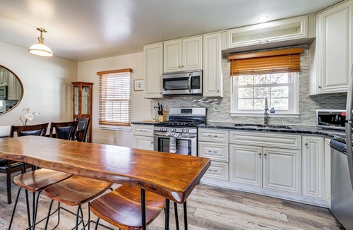St. Charles House | Commute to Alexandria & DC: Home w/Shared Yard