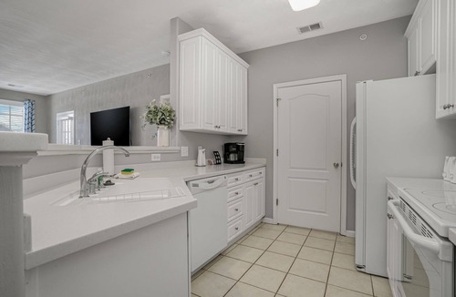 Cape Charles Condo | Compass Rose Retreat | Pools, Golf, Private Beach & More!
