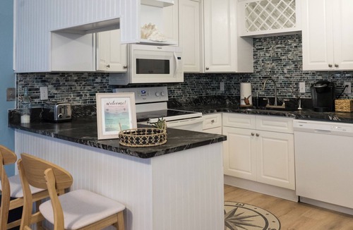 Sea Scape Condo | Condo in the heart of the Outer Banks with a Pool and Close to the Beach