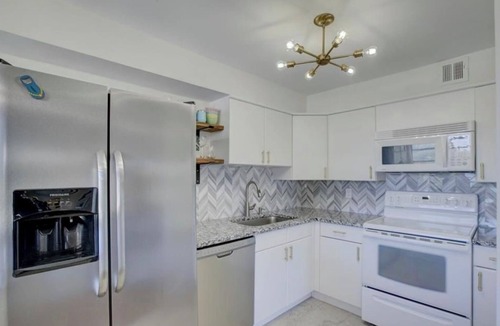 Lauderdale-by-the-Sea Condo | Condo w/Heated Pool and Steps to the Beach! Min 90-Day Rental