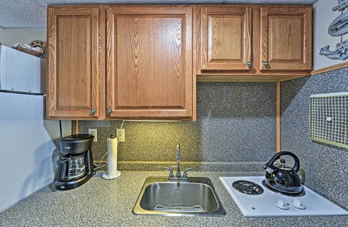 Wildwood Crest Condo | Condo w/Pool Access on Wildwood Crest Beach!